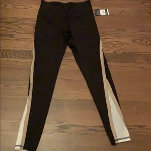 CHAMPION EMBRACE DUO DRY SIDE POCKET LEGGINGS.